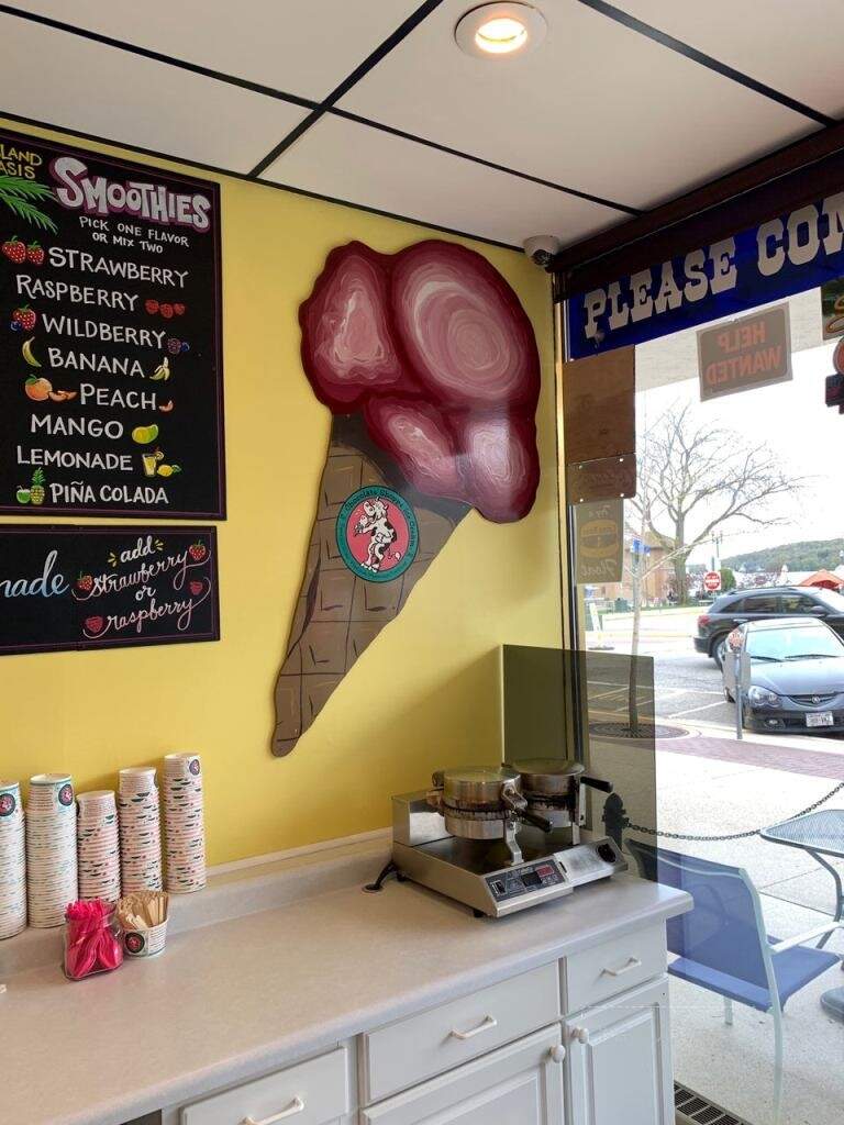 Scoops Ice Cream & Deli - Lake Geneva, WI