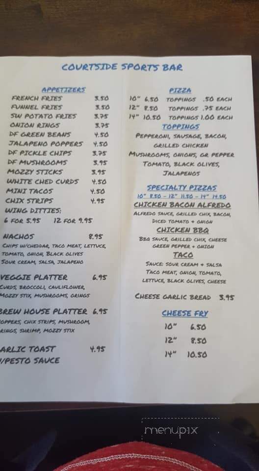 Courtside Sports Bar - Waupaca, WI