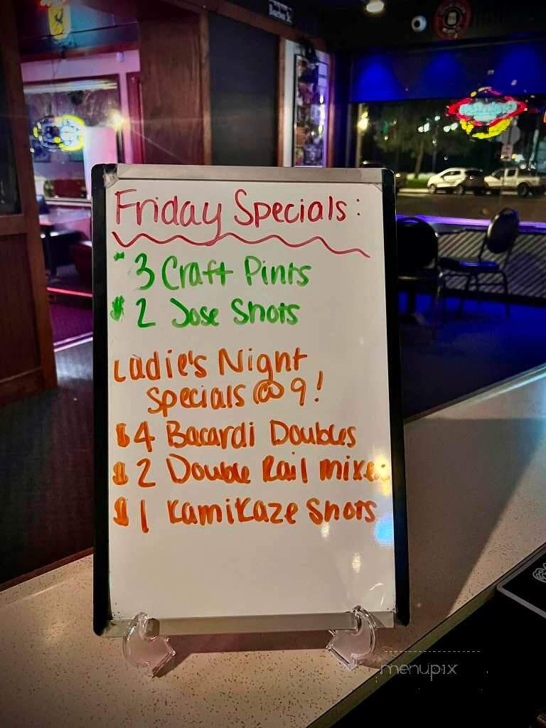 Hollyrock's Tavern - Wisconsin Rapids, WI